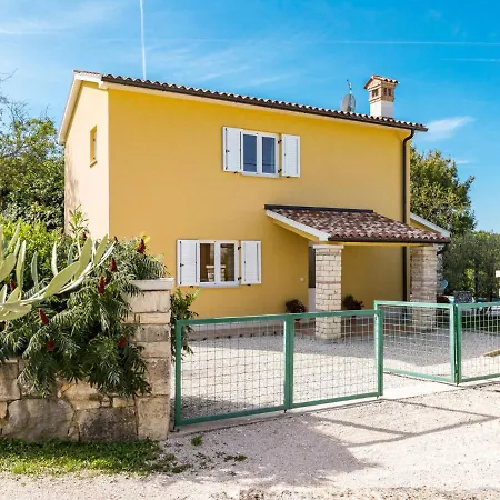 Antoni By Interhome Pićan