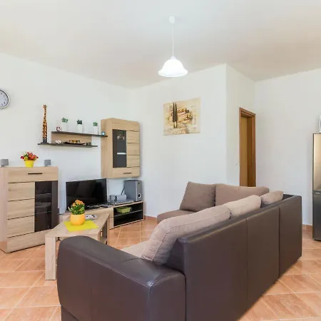 Antoni By Interhome Pićan