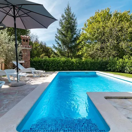 Antoni - Ipc106 By Interhome * Pican