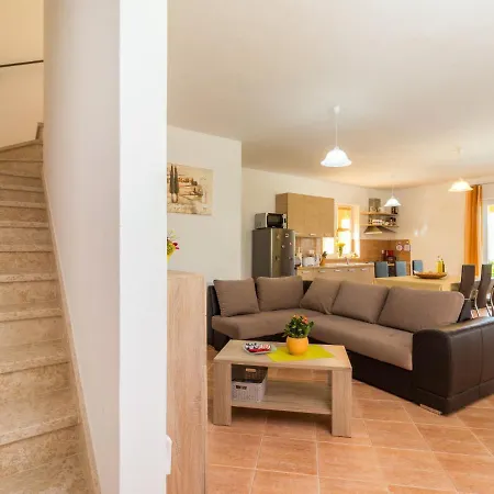 Prázdninový dům Antoni By Interhome Pićan