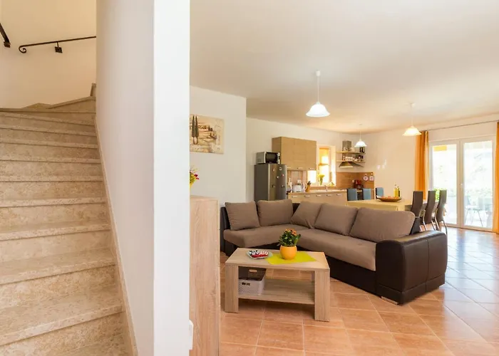 Vikendica Antoni By Interhome Pican